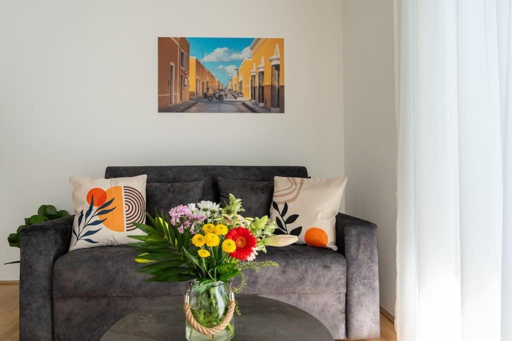 Sunny 1Br Home With Balcony By Hm Виена Екстериор снимка