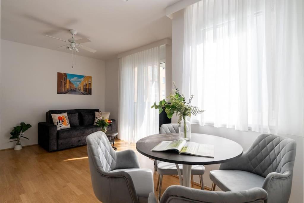 Sunny 1Br Home With Balcony By Hm Виена Екстериор снимка